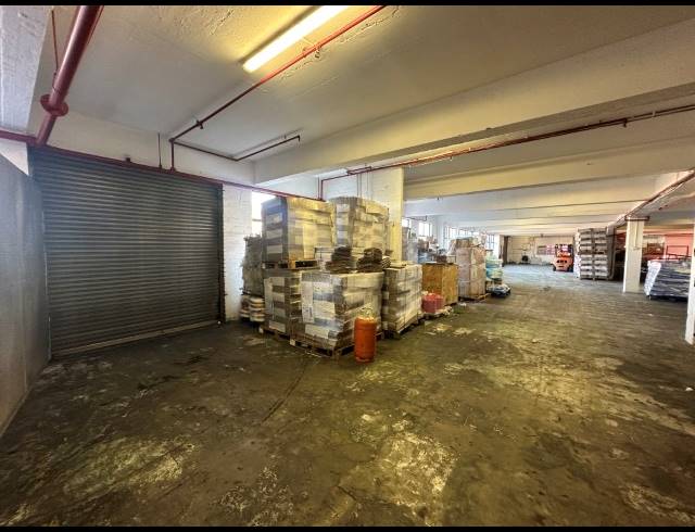 2,468M² WAREHOUSE TO LET IN PAARDEN EILAND